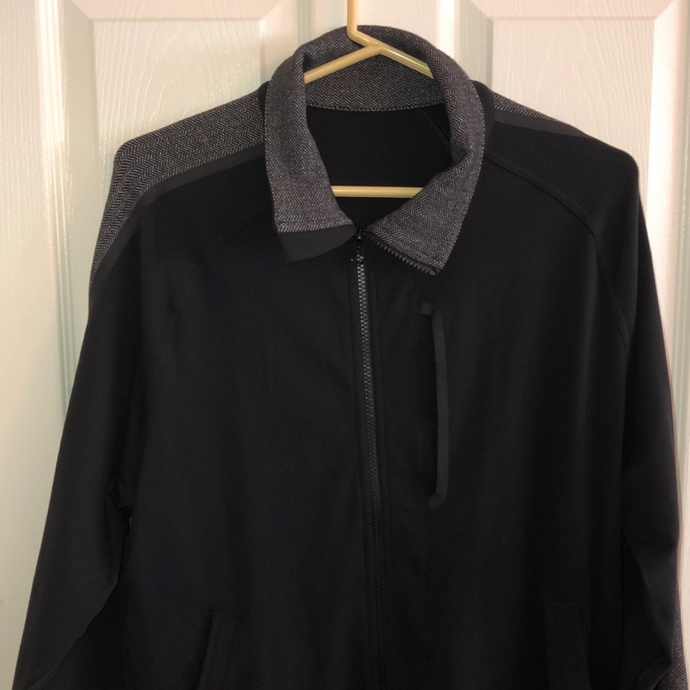 Men’s size M lululemon Kung Fu Jacket